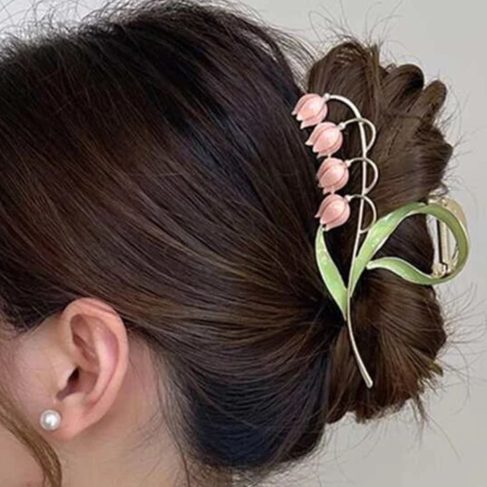 Pink tulip hair clip. Excellent condition